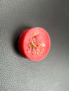 attract love tea light