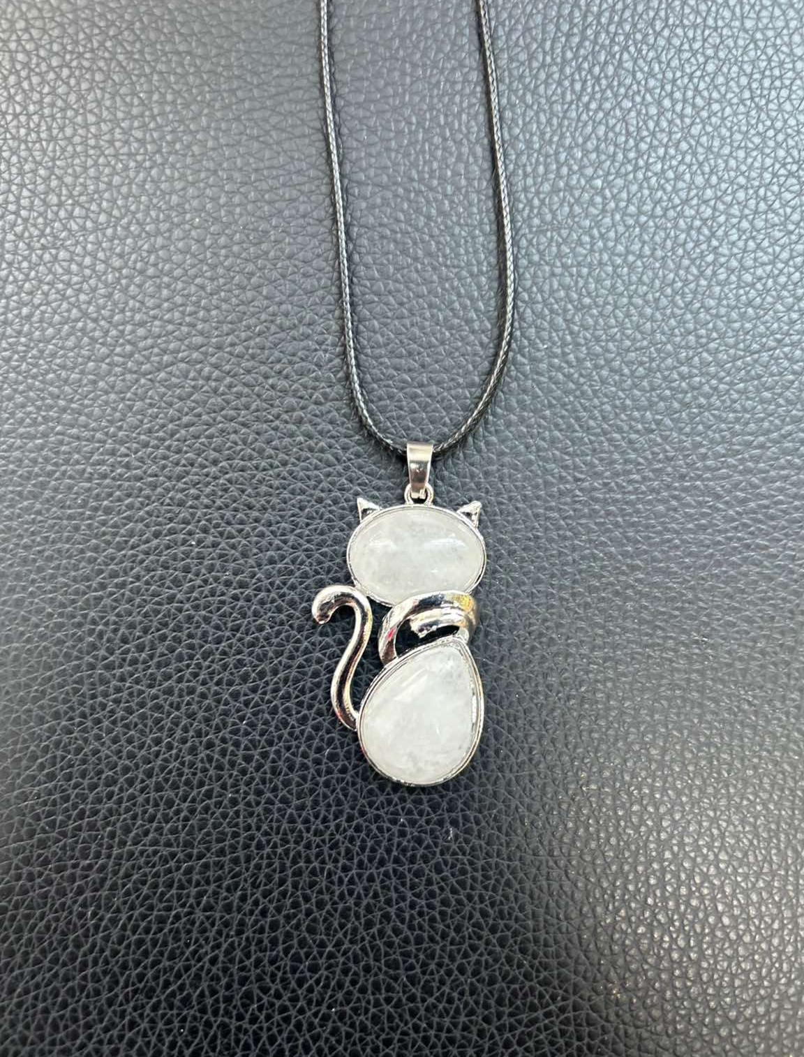 clear-quartz-necklace