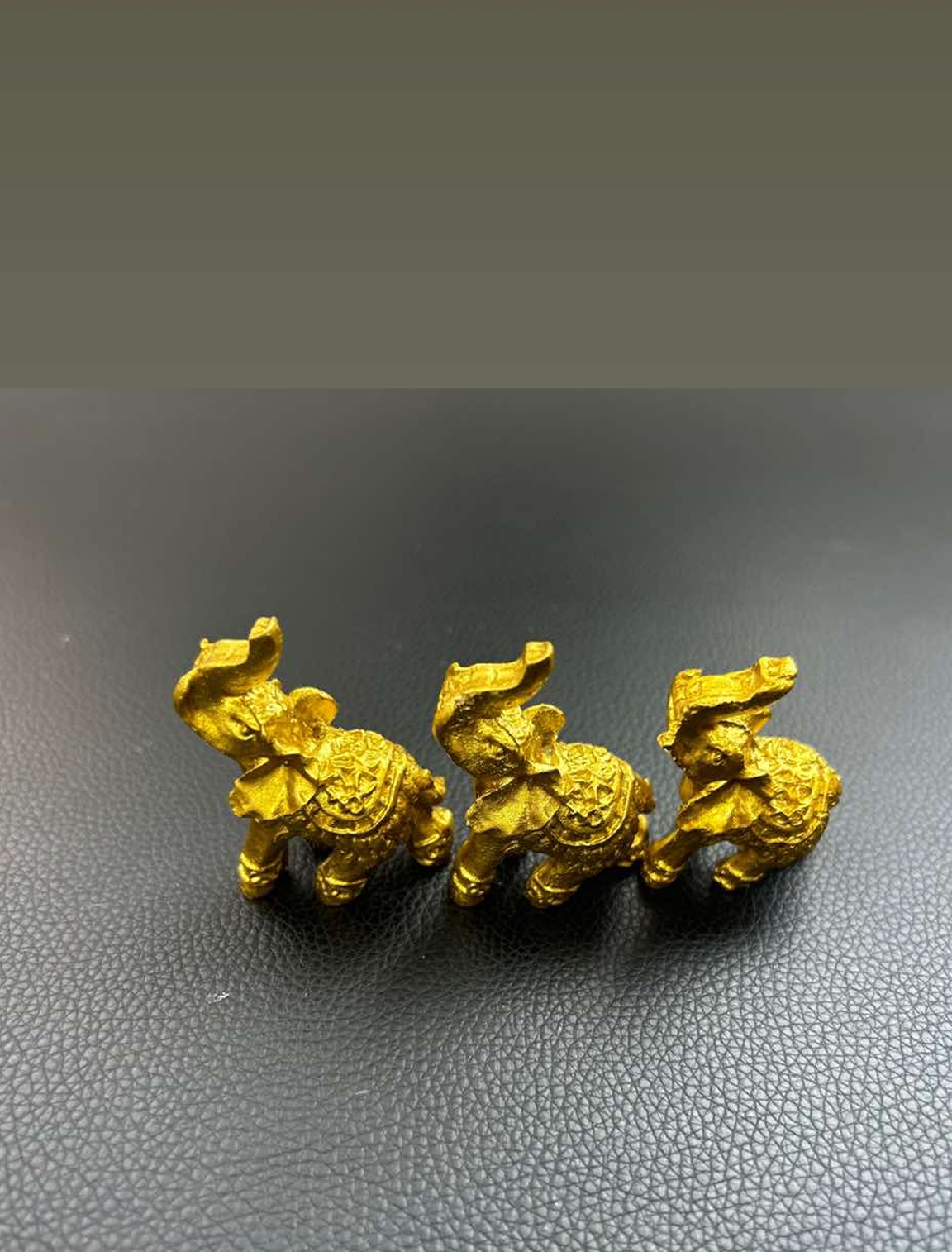 gold-elephent